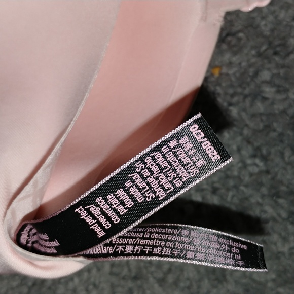 Victoria's Secret 32DD bundle - Picture 3 of 3